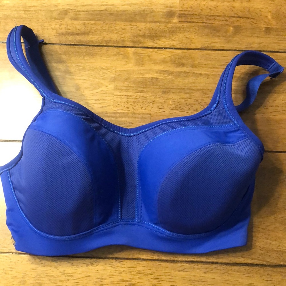 Chantelle High Impact convertible Sports Bra, 32F